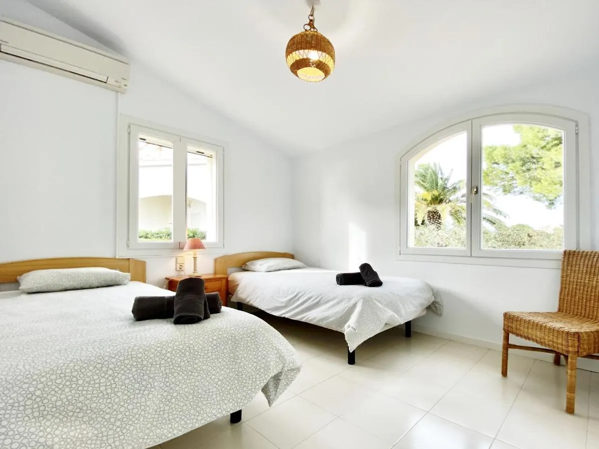 Villa Catalina Stunning 4Bedroom Villa With Air Conditioning Sea Views & Private Swimming Pool Ideal For Families L'Ametlla de Mar