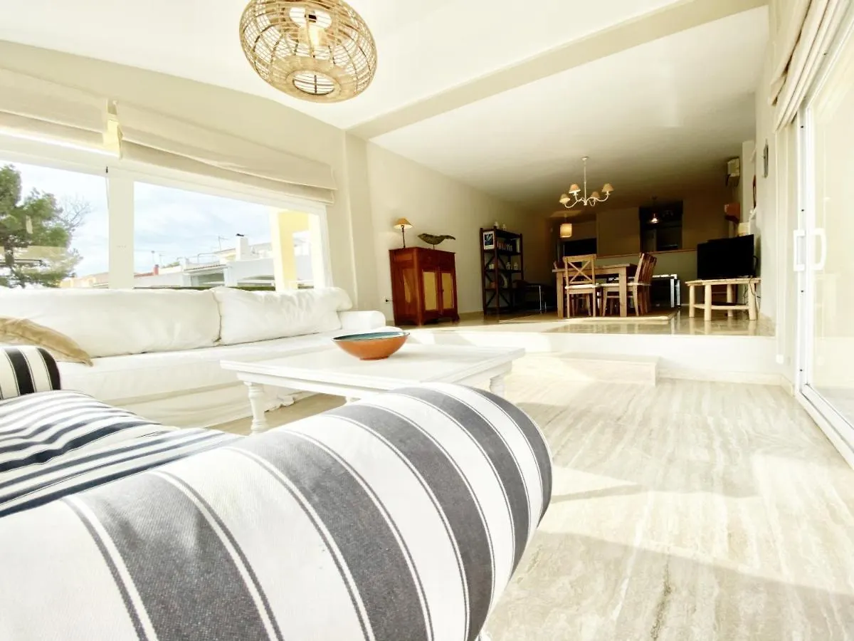 Villa Catalina: Seaside Family Retreat with Private Pool L'Ametlla de Mar