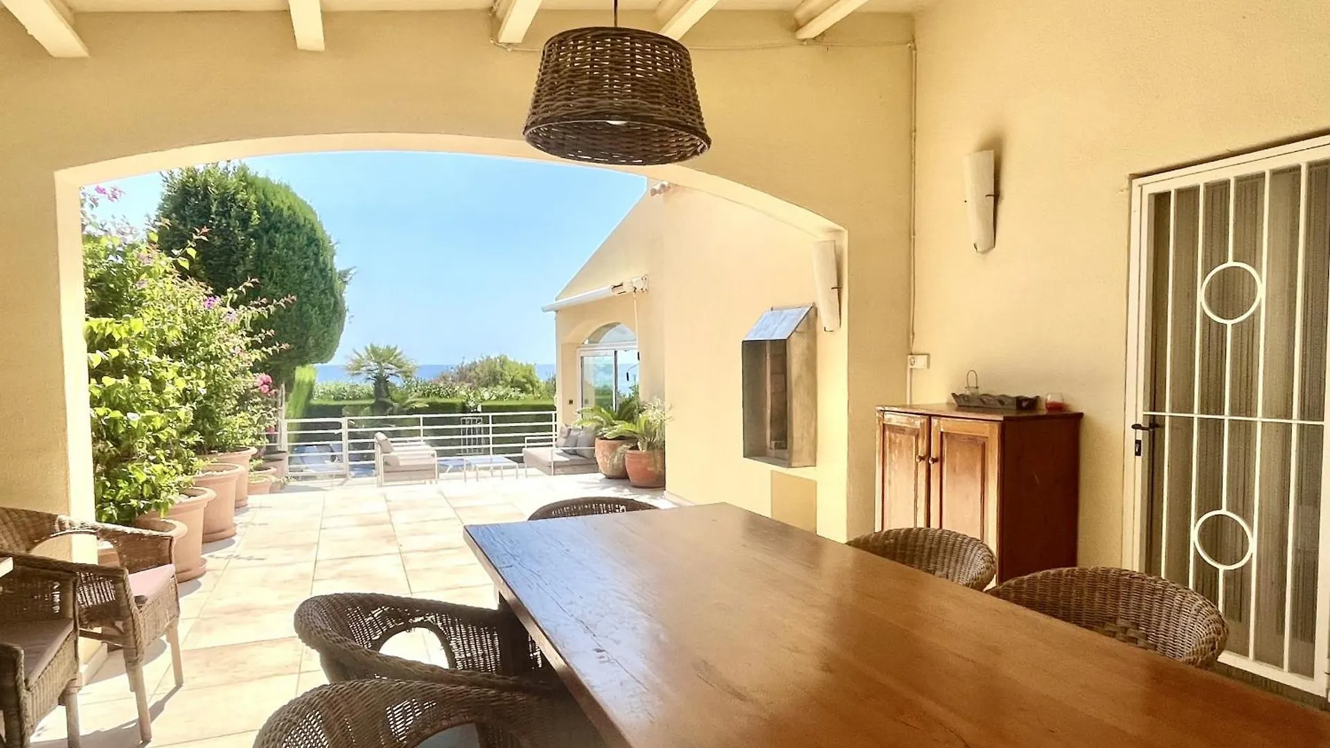 Villa Catalina Stunning 4Bedroom Villa With Air Conditioning Sea Views & Private Swimming Pool Ideal For Families L'Ametlla de Mar