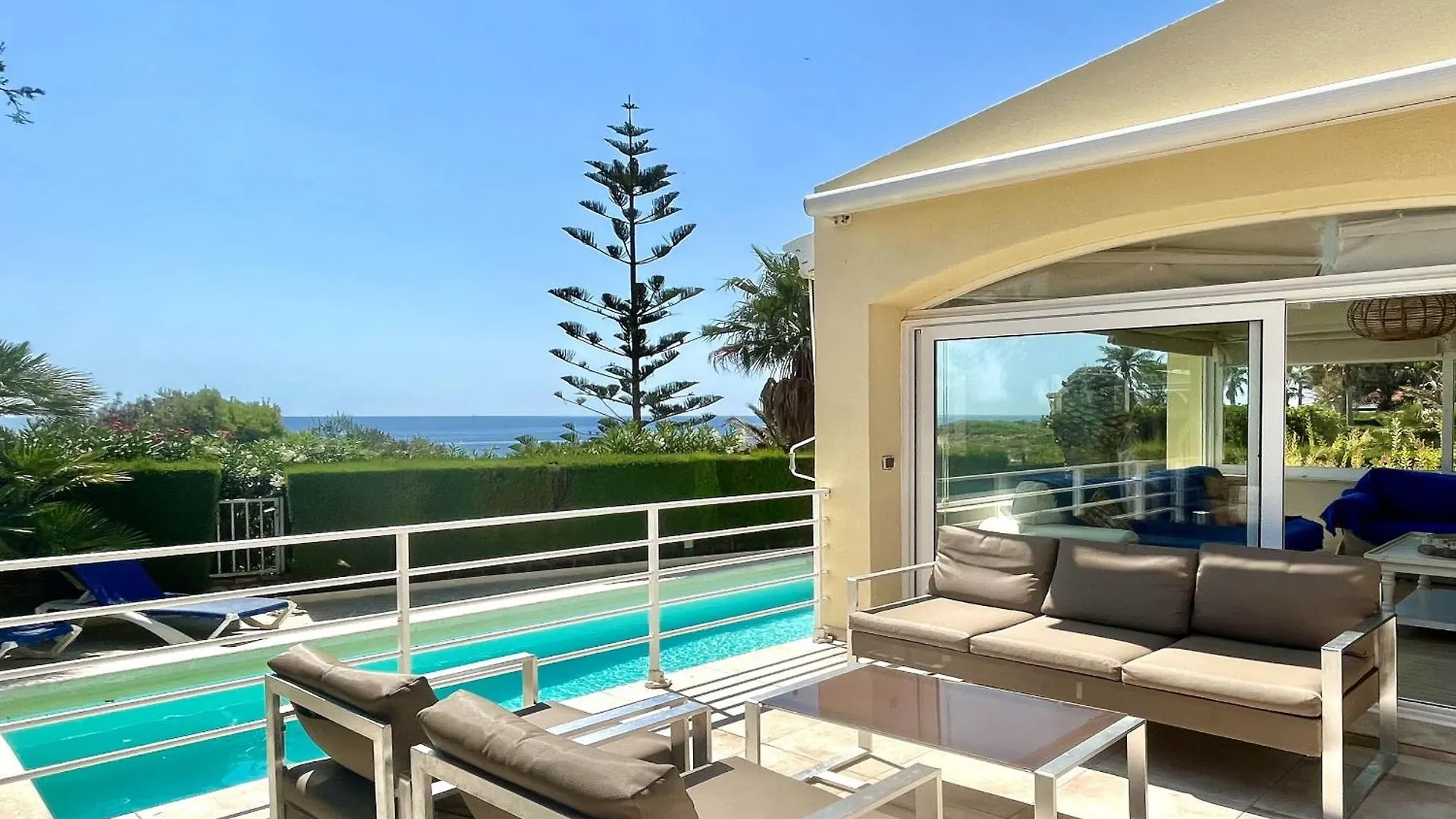 Villa Catalina: Seaside Family Retreat with Private Pool L'Ametlla de Mar