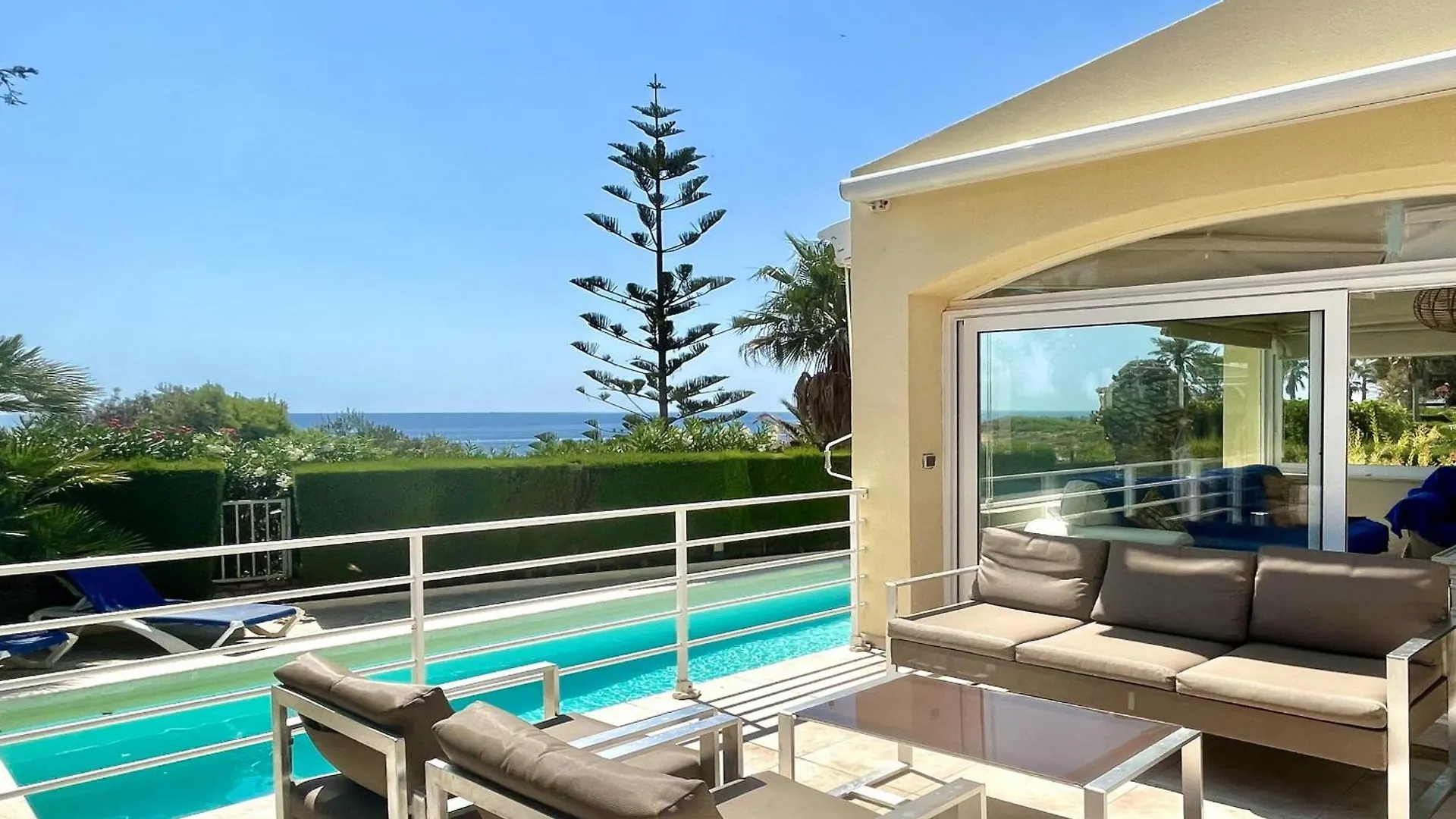 Villa Catalina: Seaside Family Retreat with Private Pool L'Ametlla de Mar